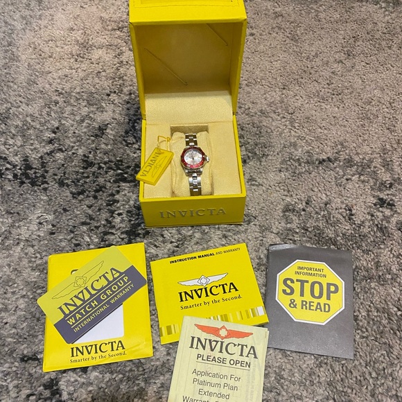 *SOLD* Women’s Invicta 17569 Pro Diver Quartz Watch - Picture 7 of 13